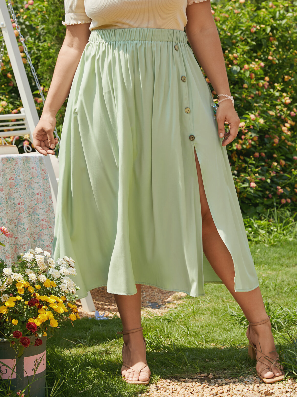 

Plus Size Plain Button Design Elastic Waist Knotted Slit Skirt, Green
