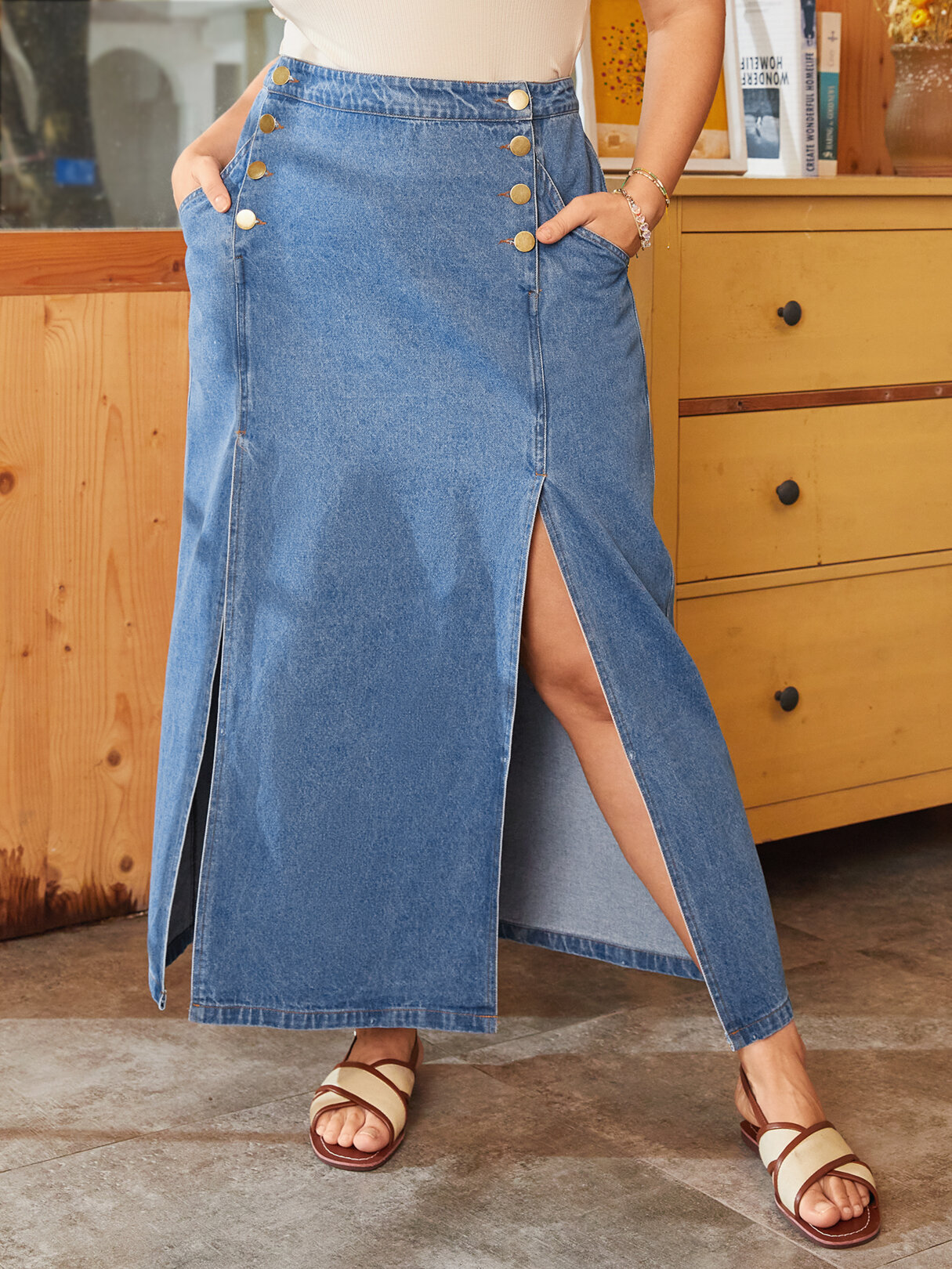 

Plus Size Plain Button Design Pocket Slit Design Denim Skirt, Blue