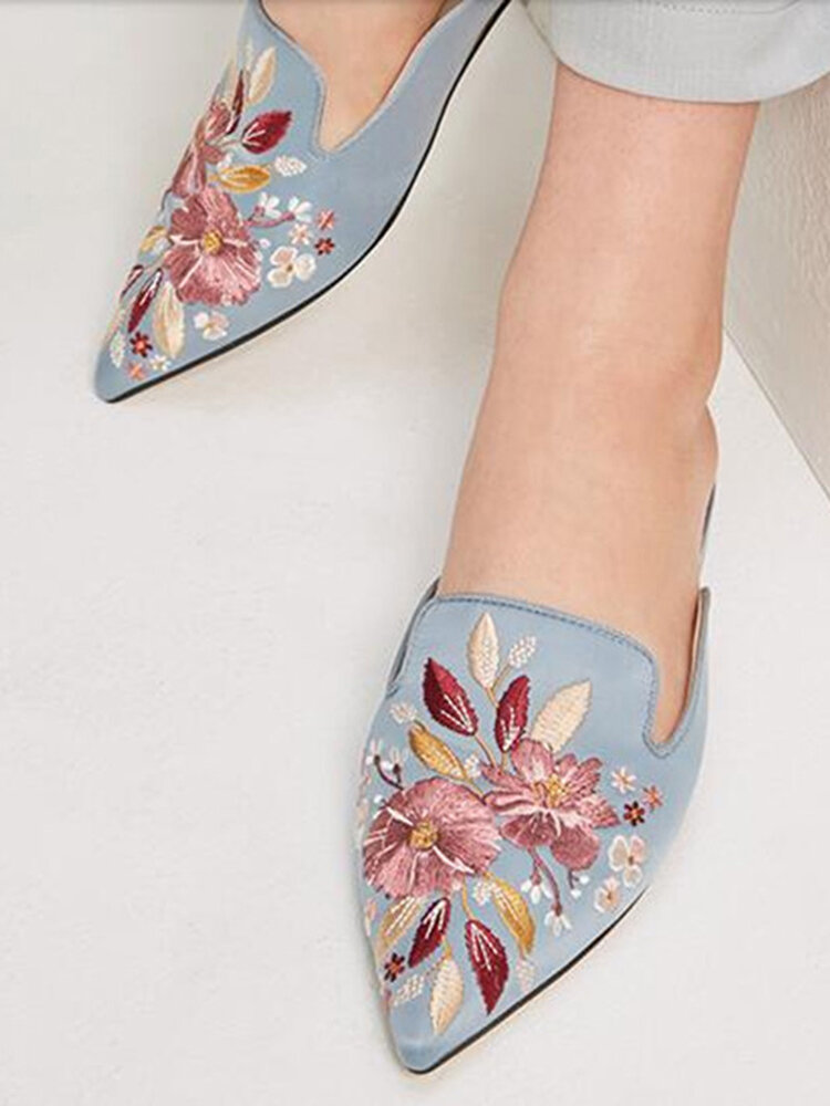 

Women Classical Flower Embroidery Pointed Toe Flat Mule Shoes, Blue