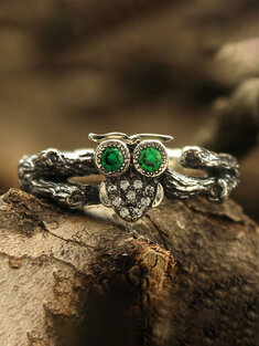 1 Pcs Alloy Vintage Magical-like Branch Design Green Owl Pendant Ring