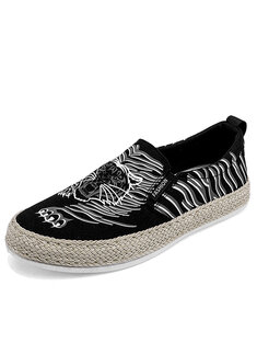 Men Tiger Pattern Comfort Patchwork Woven Slip-On Skate Shoes-142278
