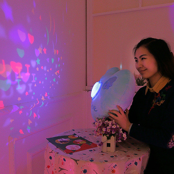 Colorful أفخم LED موسيقى كعكة نجم الإسقاط قلب شكل رمي وسادة ديكور أريكة المنزل هدية عيد الحب