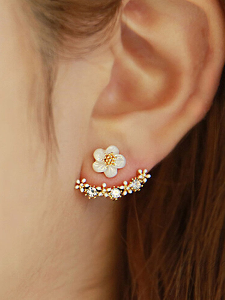 Trendy Small Daisy Flower Ear Hook Geometric Metal Flower Rhinestone Cute Earrings