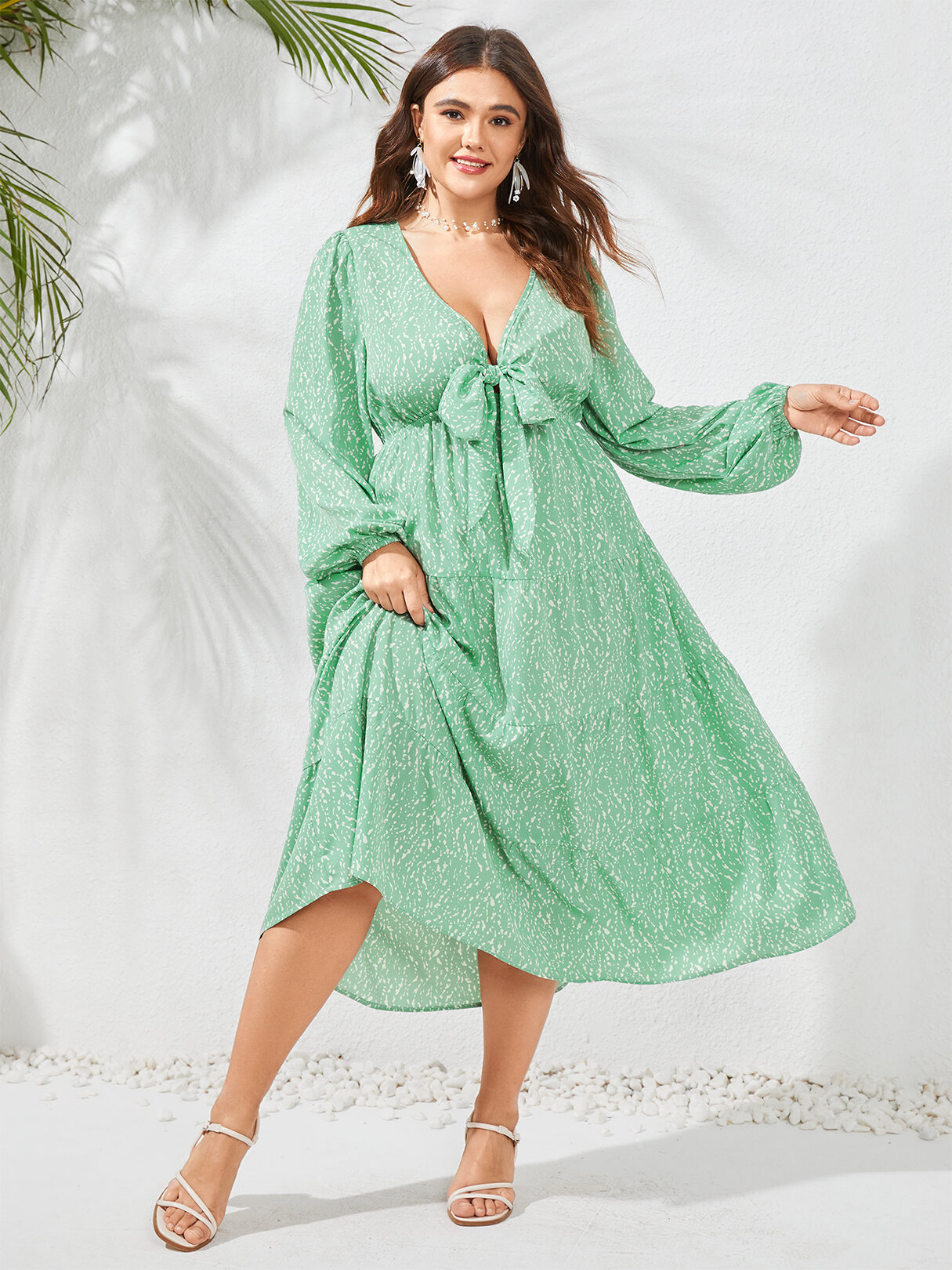 

Plus Size Deep V Neck Knotted Spotted Print Long Sleeve Maxi Dress, Green