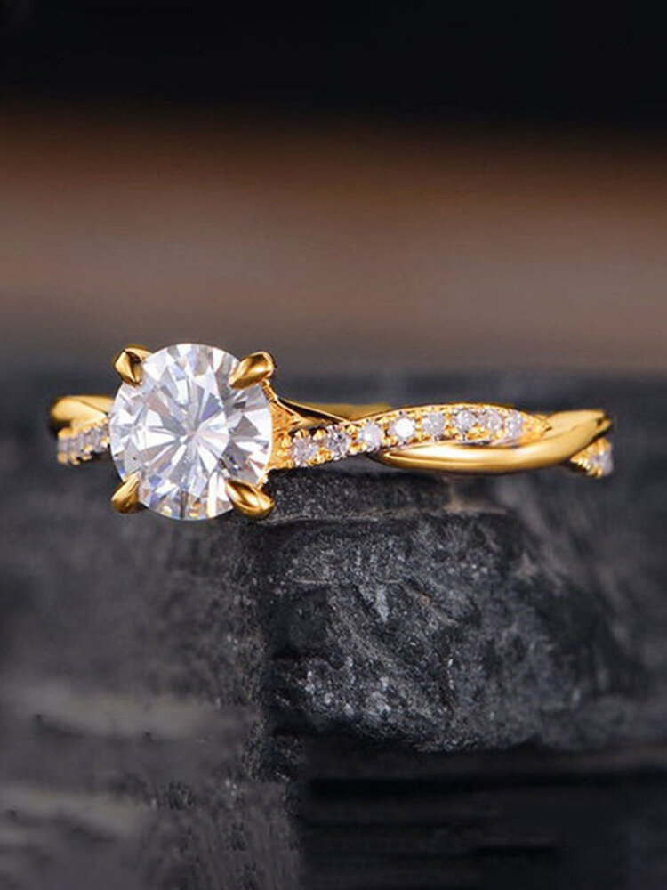Moderno e luxuoso anel de liga banhado a ouro 18K enrolado em zircão incrustado em forma geométrica