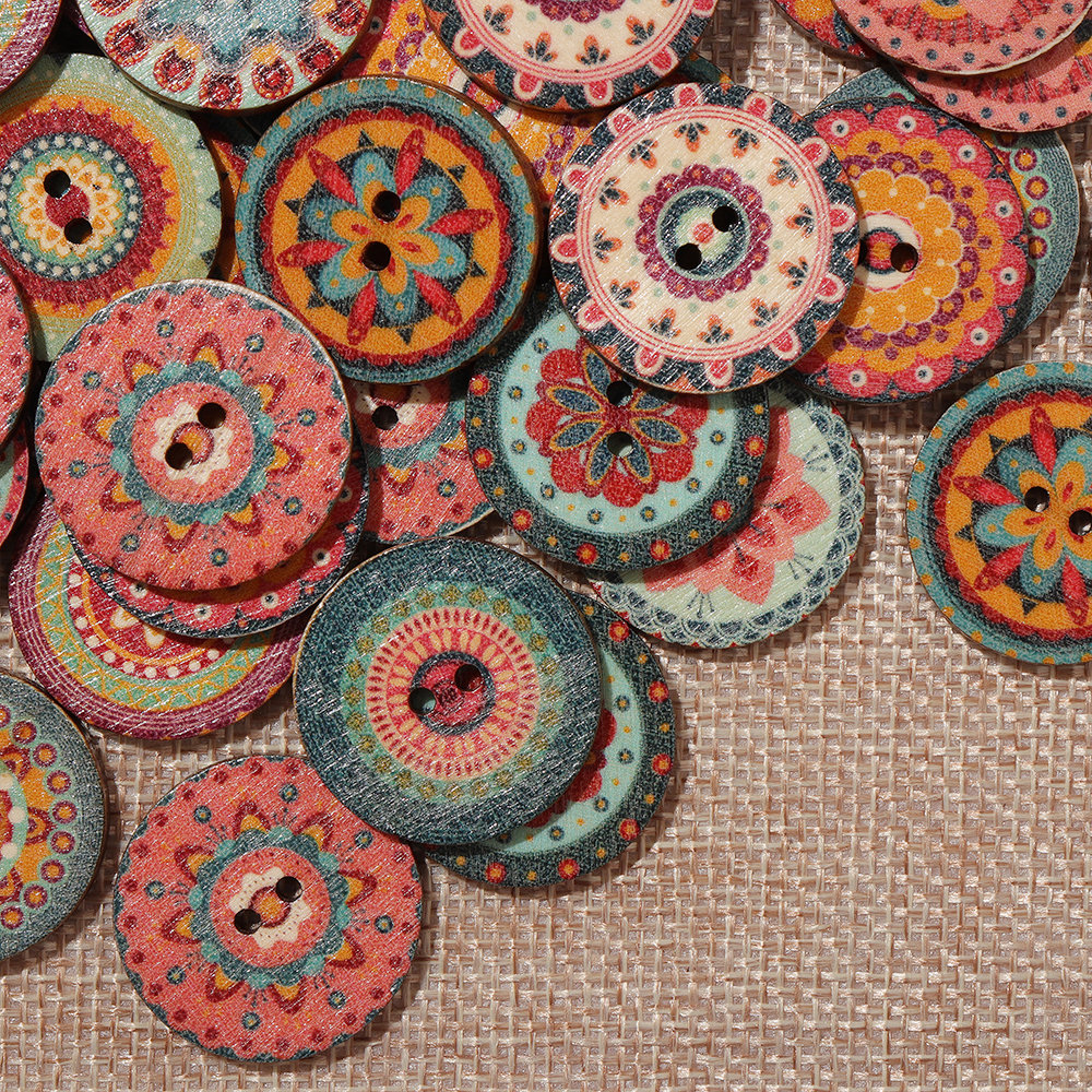 20 Wooden London Craft Buttons BU1164 Flower Pattern 20mm White Sewing Paris 