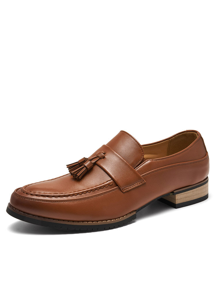 Men Vintage Tassel Pointed Toe Slip On Leather Dress Loafers