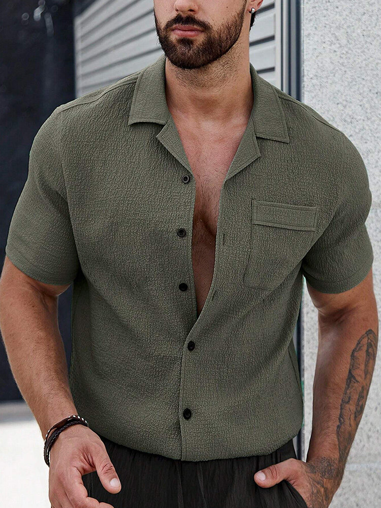 Camisas de manga corta con bolsillo de parche informal sólido para hombre