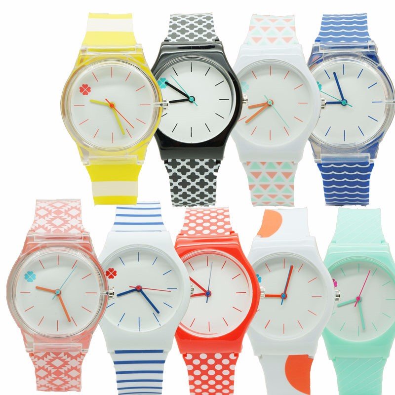 महिला बच्चों के लिए प्यारा ट्रेंडी घड़ी कैंडी रंग प्लास्टिक हार्ट स्पॉट घड़ी