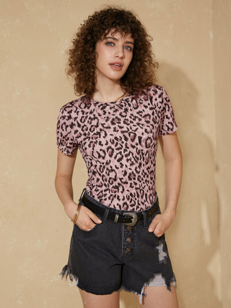 Camiseta informal de manga corta con estampado de leopardo Cuello