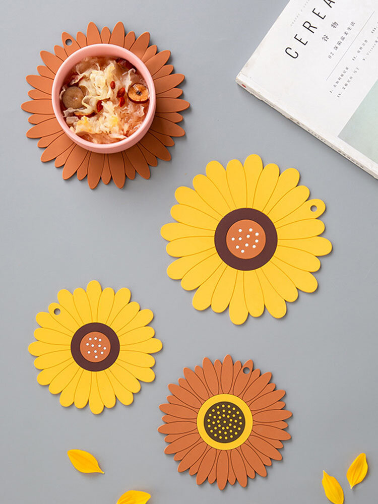 

1PC PVC Sunflower Placemat Insulation Cup Drink Mat Non Slip Kitchen Pot Holder Heat Resistant Home Table Decoration Pla, Yellow;brown