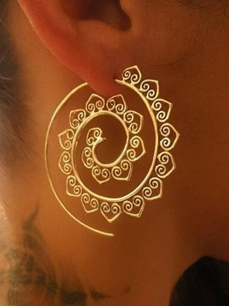 Fashion Spiral Earrings Heart-shaped Retro Earrings Exaggerated Gear Women Earrings
