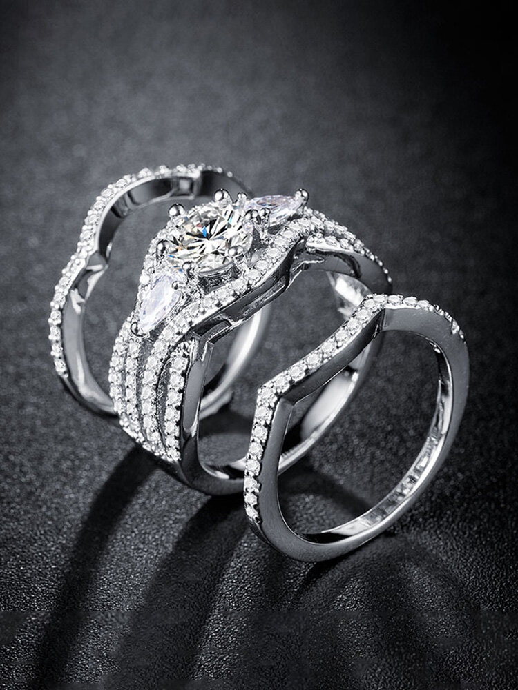 Conjunto de anel de zircão com strass ondulado moderno e anel de casal de diamante banhado a ouro geométrico 