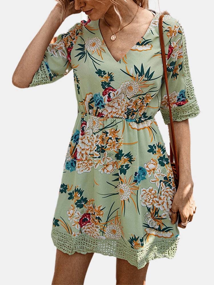 Casual Floral Printed A-line Hollow Out V-neck Short Sleeve Mini Dress