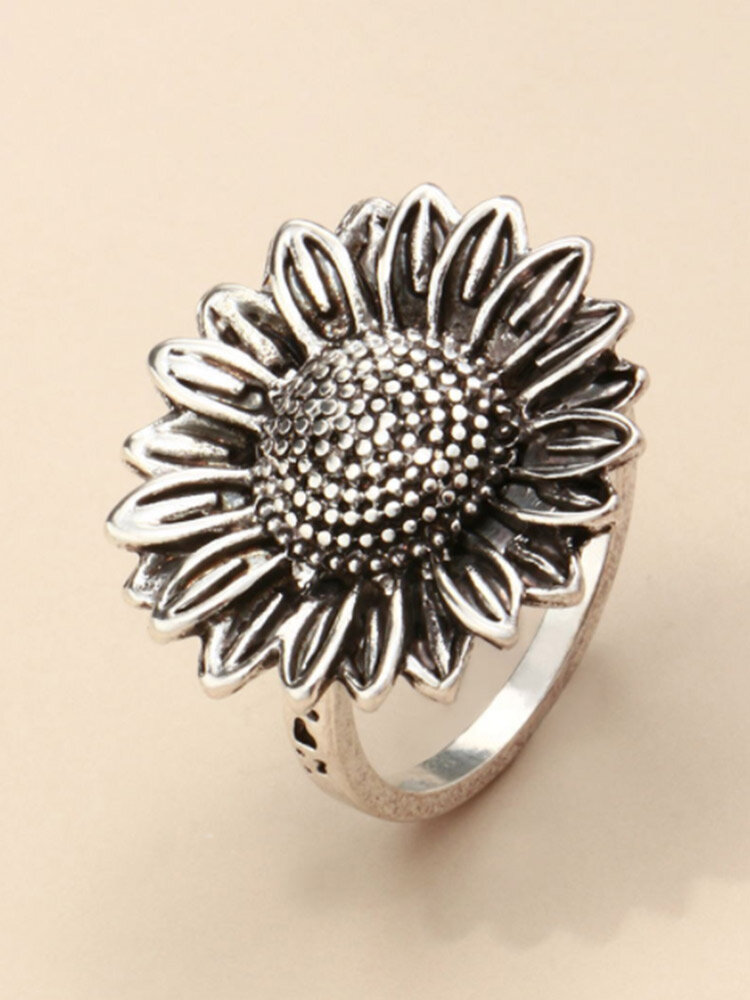 

Distressed Carved Sun Flower Shape Vintage Alloy Ring, Silver