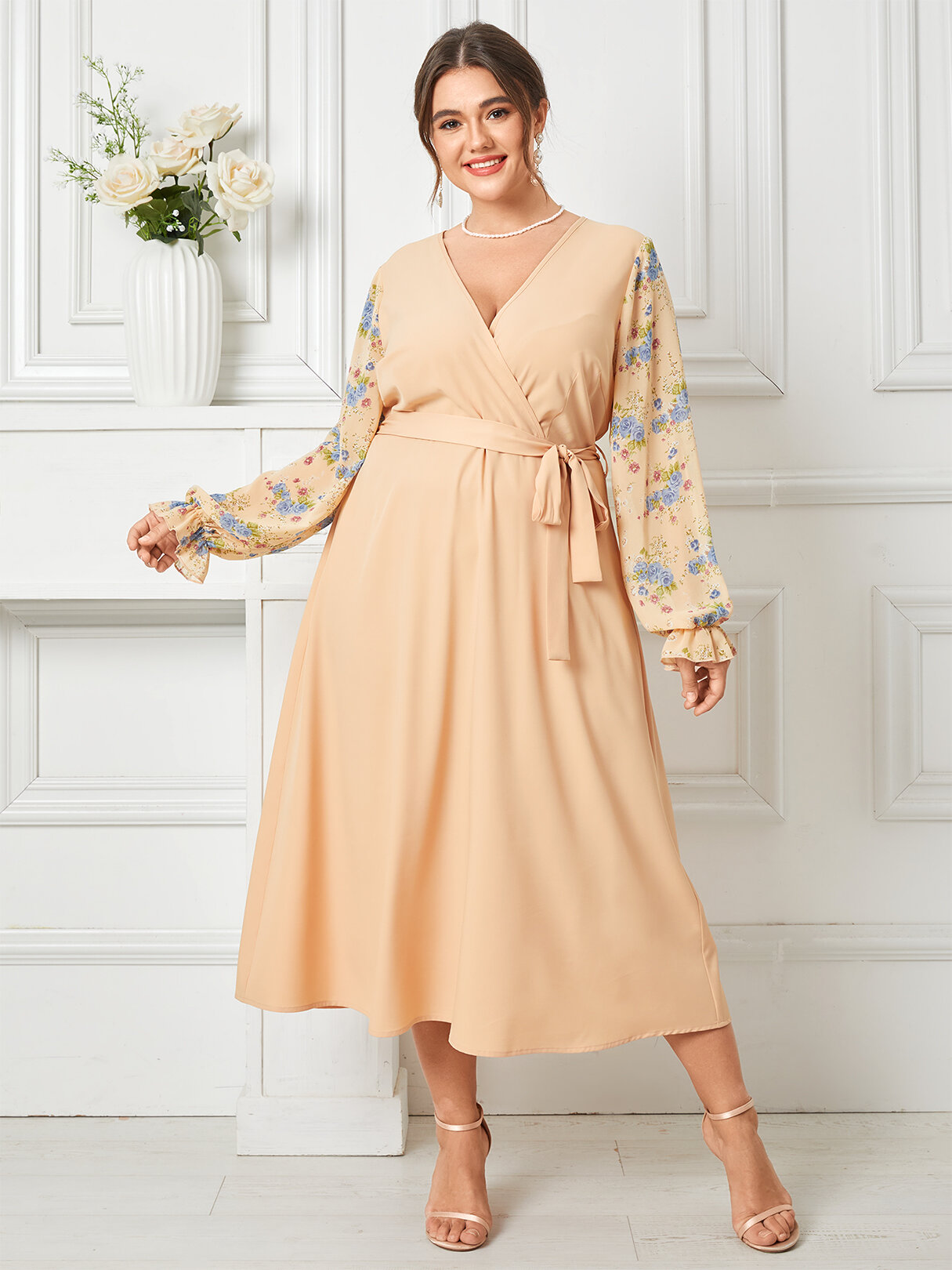 

Plus Size V-Neck Belt Design Ditsy Floral Print Sleeve Maxi Dress, Apricot