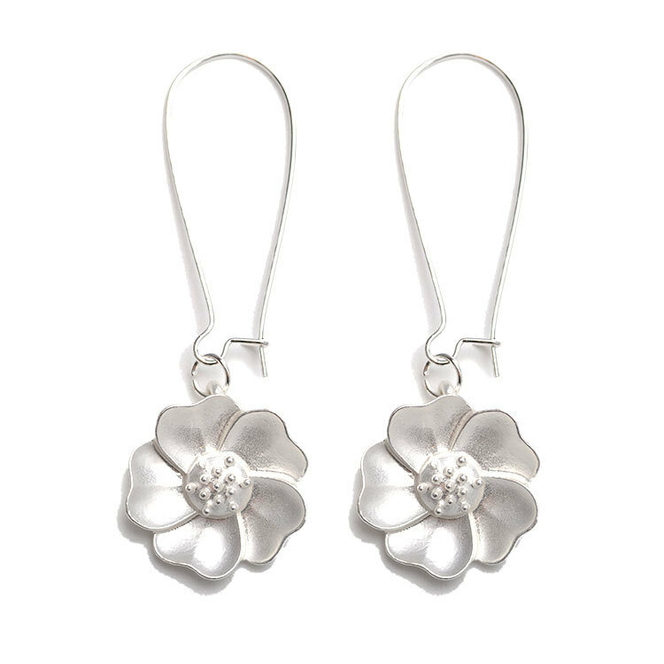 

Elegant White Flower Drop Earrings Ethnic Vintage Piercing Earrings for Women, As picture