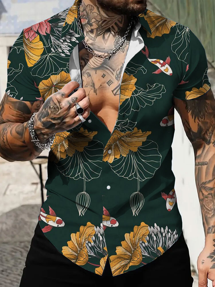 Camisas de manga corta con botones y estampado floral de carpas para hombre