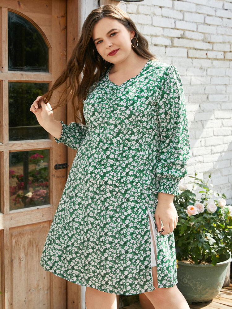 

Plus Size Ruched Slit Hem Calico Print Dress, Green;blue