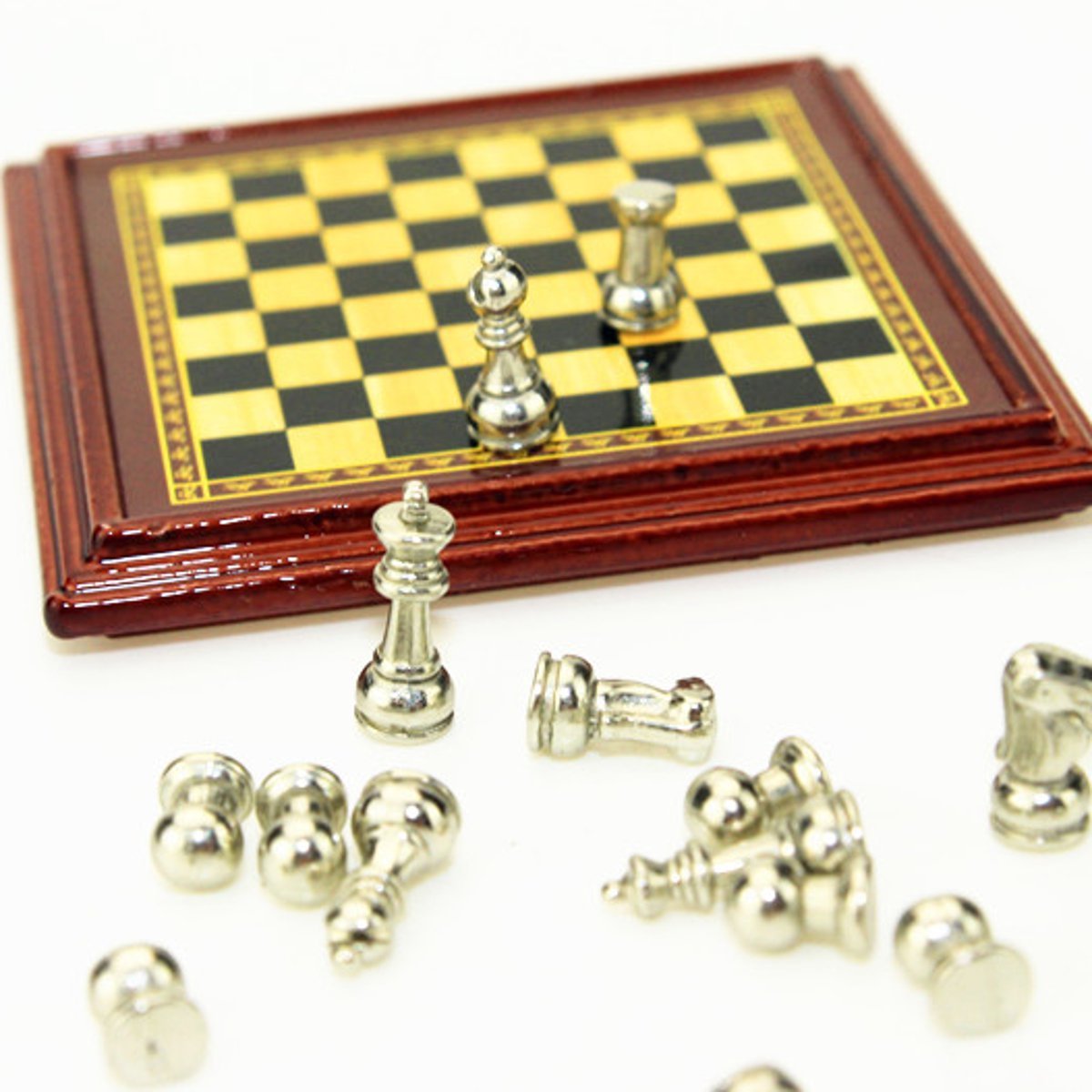 

1:12Scale Dollhouse Miniature Metal Chess Set Board Toys Home Room Ornaments