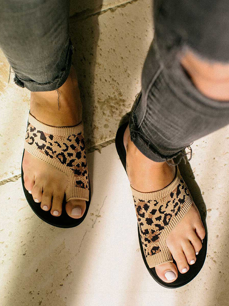 Large Size Breathable Mesh Leopard Thumb Flat Slippers For Women