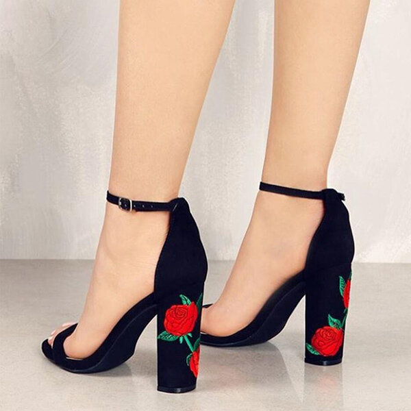Large Size Peep Toe Rose Flower Chunky Heel Solid Strap Buckle Pumps