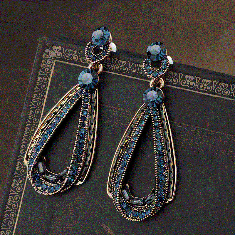 Hollow Sapphire Dangle Earrings 