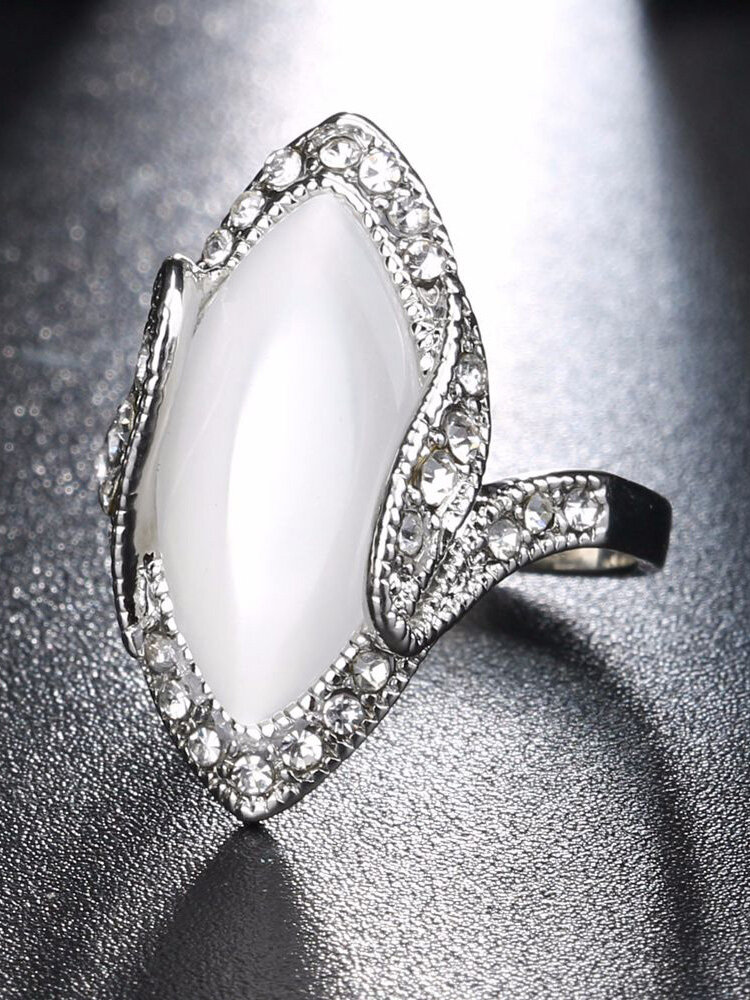 Bohemian Finger Rings White Resin Rhinestone Oval Opal Geometric Rings Ethnic Jewelry for Women