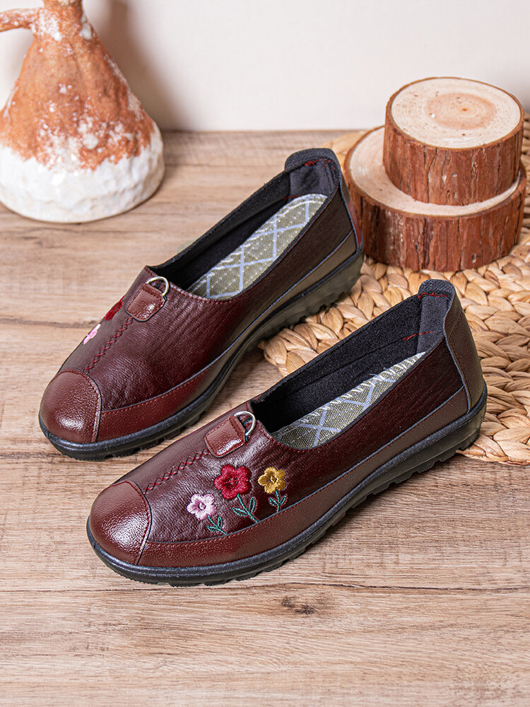 Women Retro Floral Embroidered Casual Lightweight Soft Comfy Versatile Flat Shoes