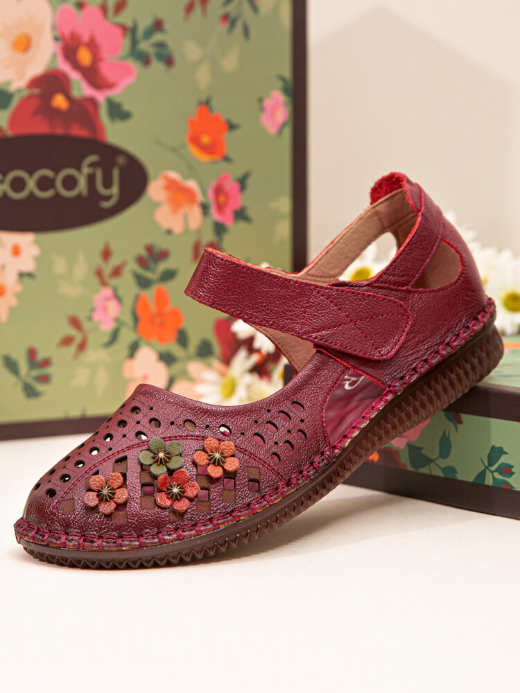 SOCOFY Leather Floral Round Toe Cutout Flat Hand-stitched Casual Sandals