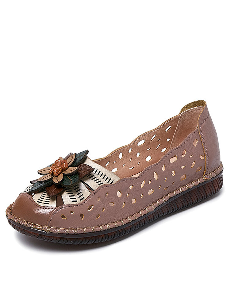 Socofy Vintage Leather Flower Hollow Out Patchwork Flat Casual Shoes