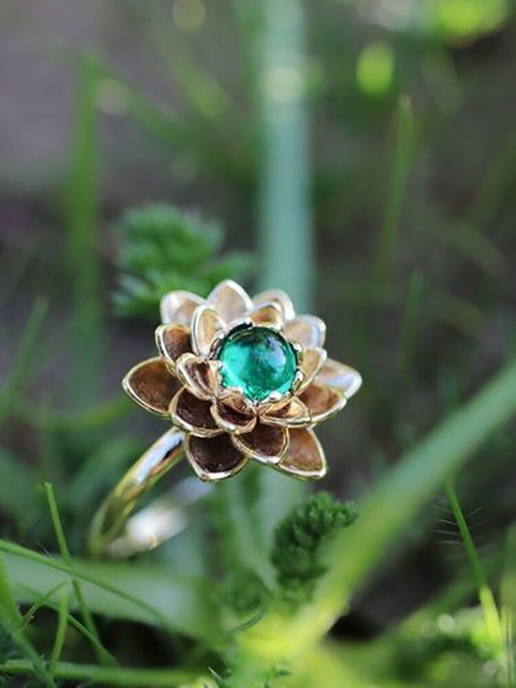 

Lotus-shape Inlaid Moonstone Ring, Rose gold;silver;green