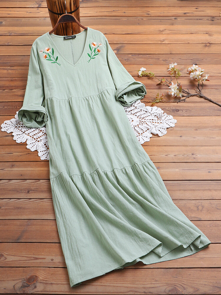 

Plus Size Women Floral Embroidery V-Neck Tiered Pleated Home Nightdress, Green