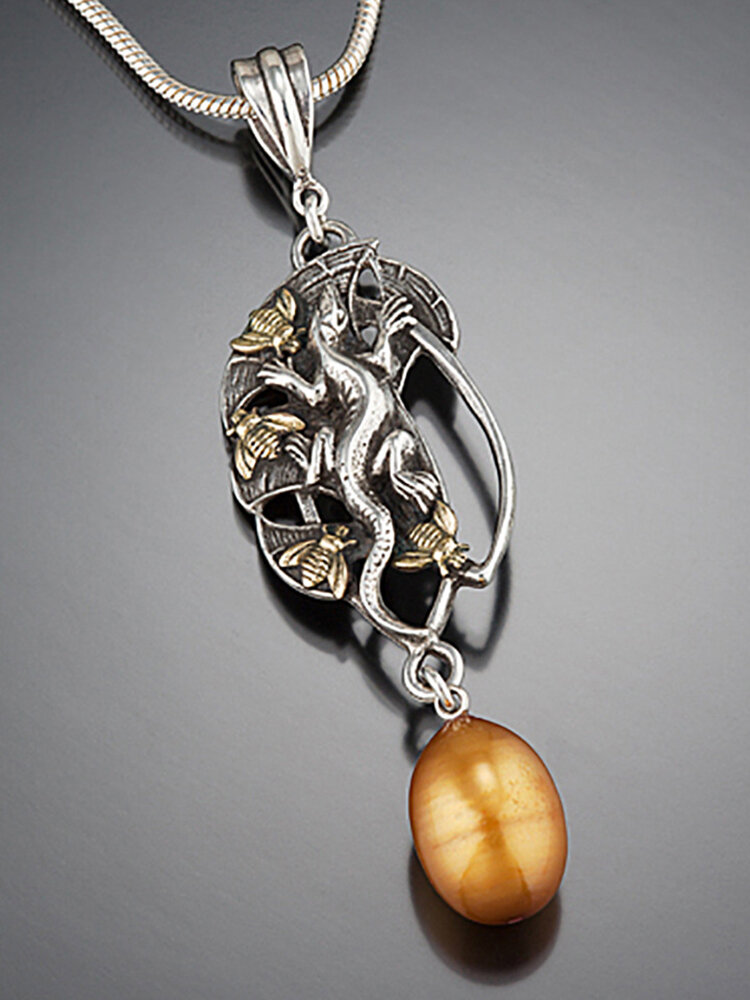 

Vintage Imitation Pearl Women Necklace Hollow Gecko Bee Pendant Necklace Jewelry Gift, Silver