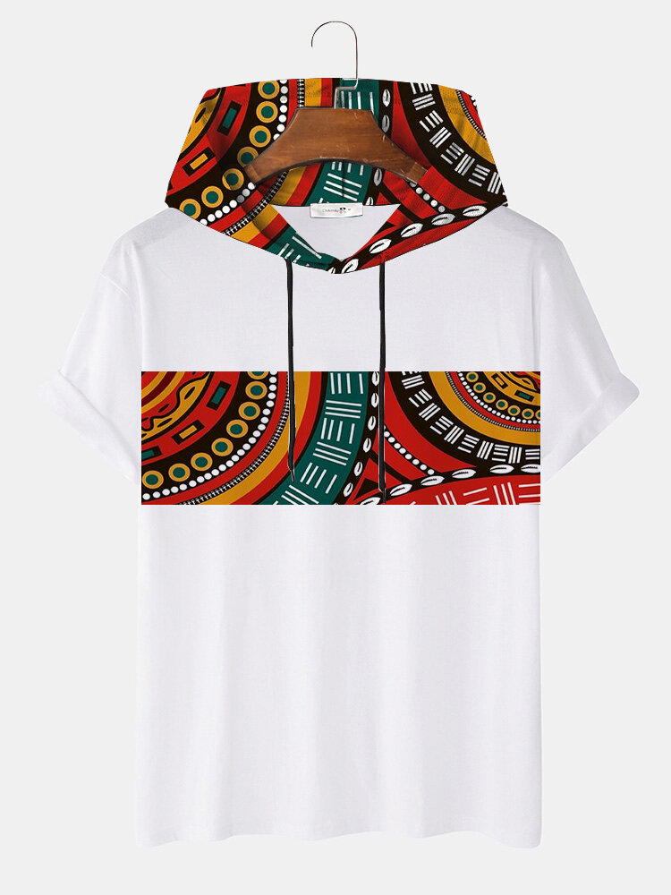 T-shirt con cappuccio a maniche corte patchwork con stampa totem etnico da uomo