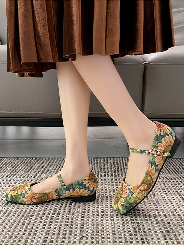 حذاء فلات نسائي عتيق من قماش الجاكار بمقدمة مربعة مقاس كبير بإبزيم ماري جين