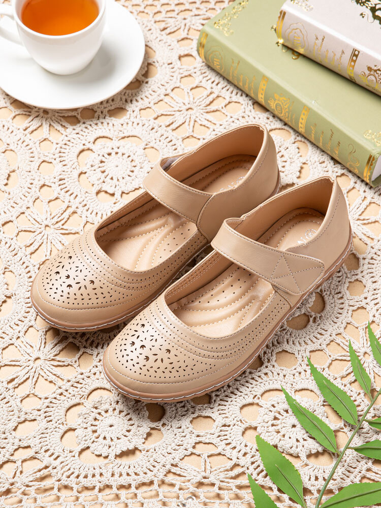 Women Comfy Solid Color Round Toe Carved Hollow Out Slip Resistant Soft Hook Loop Casual Flats