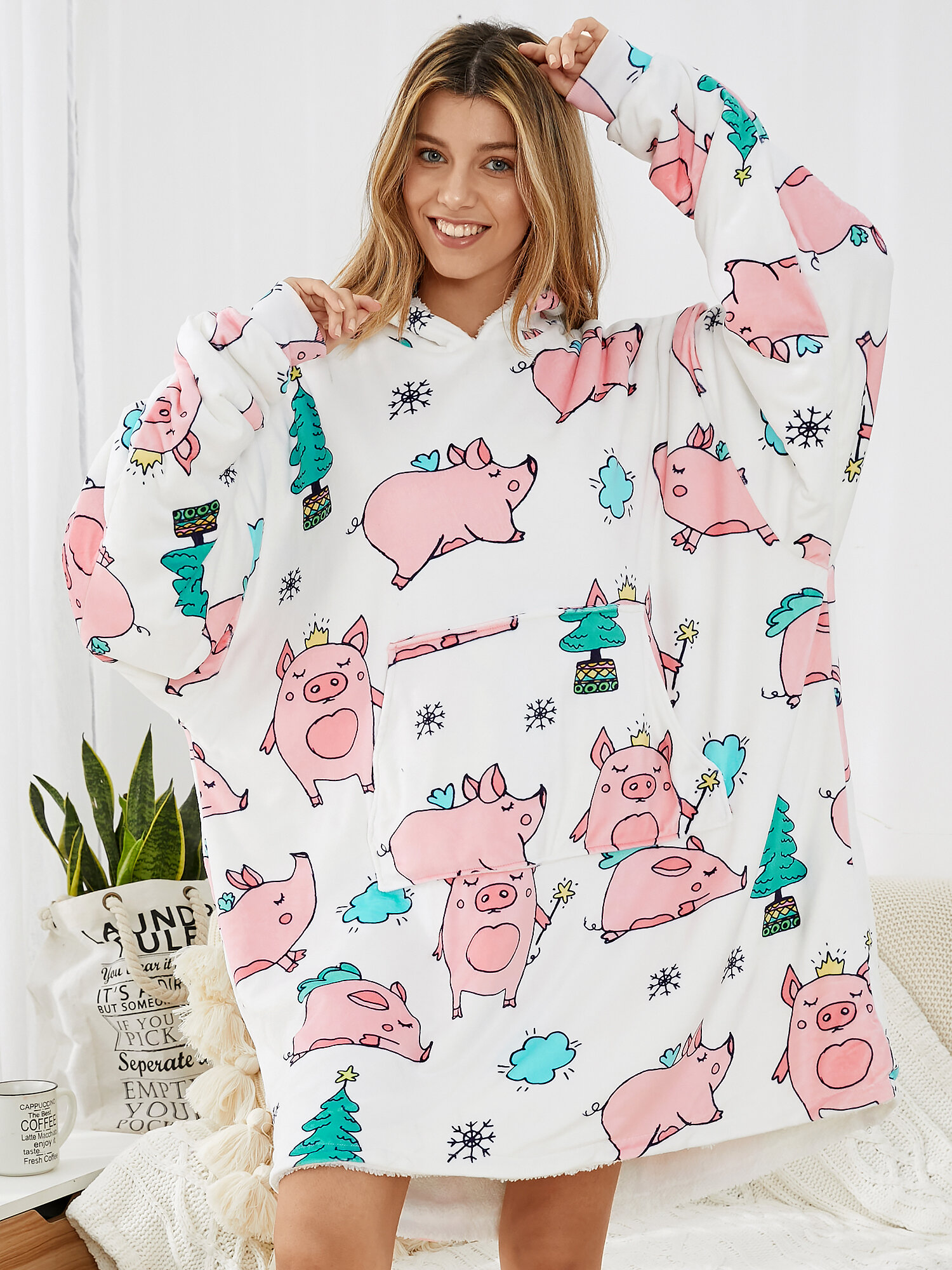 

Women Cute Cartoon Pig Print Fleece Lined Warm Blanket Hoodie Home Robe With Kangaroo Pocket, White