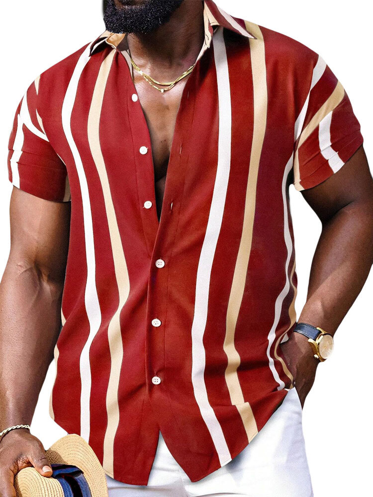 قمصان رجالي مخططة ذات ألوان متباينة وياقة طية صدر السترة وأكمام قصيرة