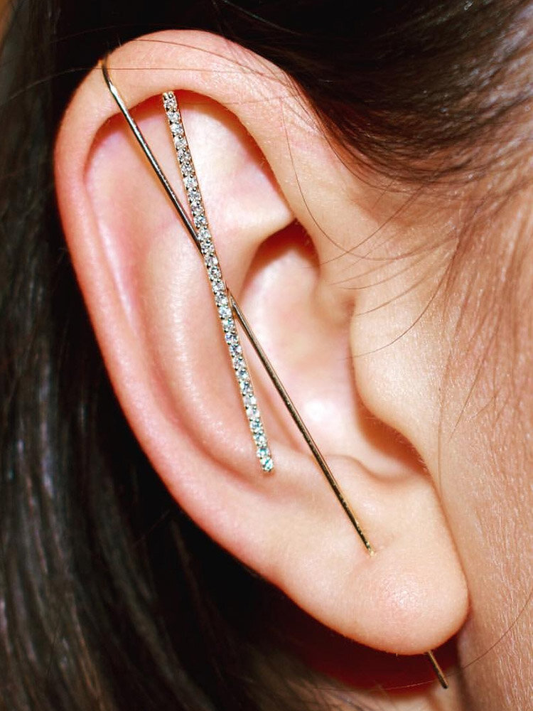 銅象眼細工ジルコンメッキゴールドパンクチャーイヤリング耳介女性耳クリップを囲む