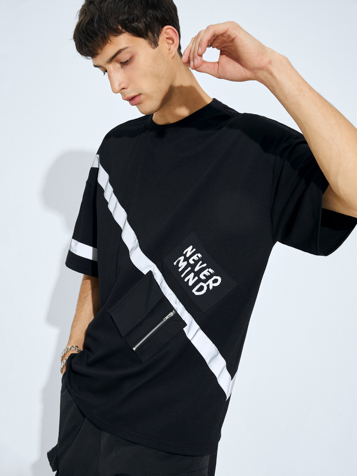 Men Letter Print Asymmetric Spliced Single Pocket Zip Designed T-Shirt