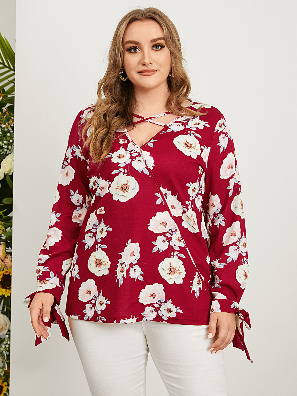 

Plus Size V-neck Floral Print Criss-Cross Tee, Wine red