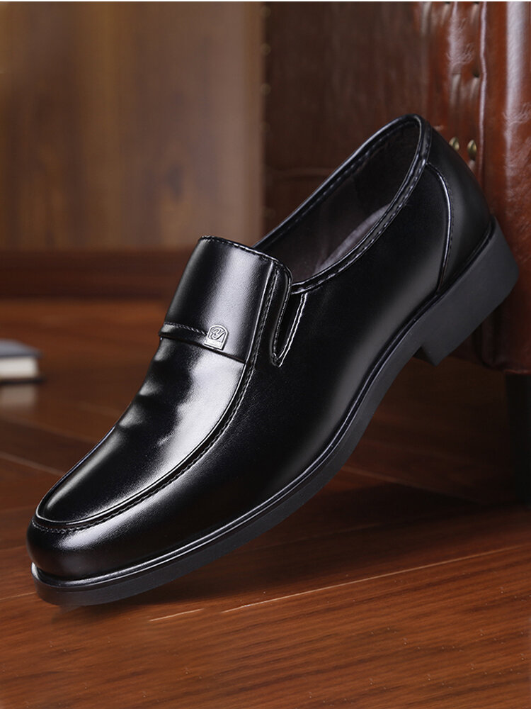 Men Glossy Wearable Round Toe Hard Wearable Casual Business Shoes
