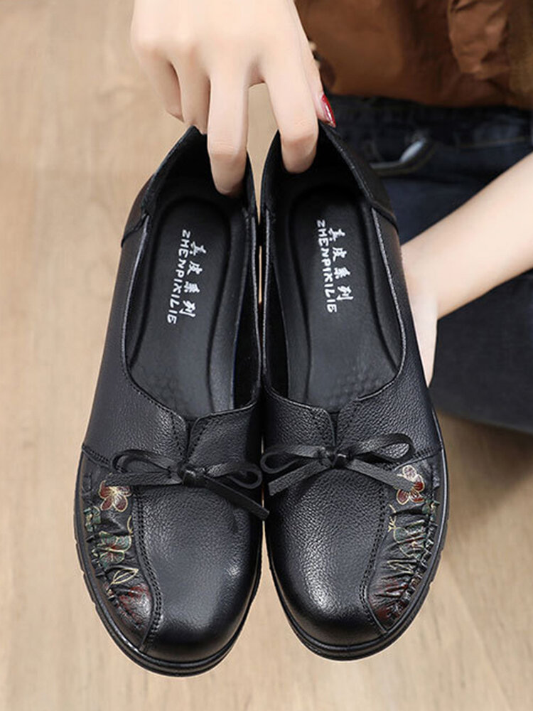 

Women Casual Black Leather Floral Bowknot Design Soft Comfy Flat Shoes