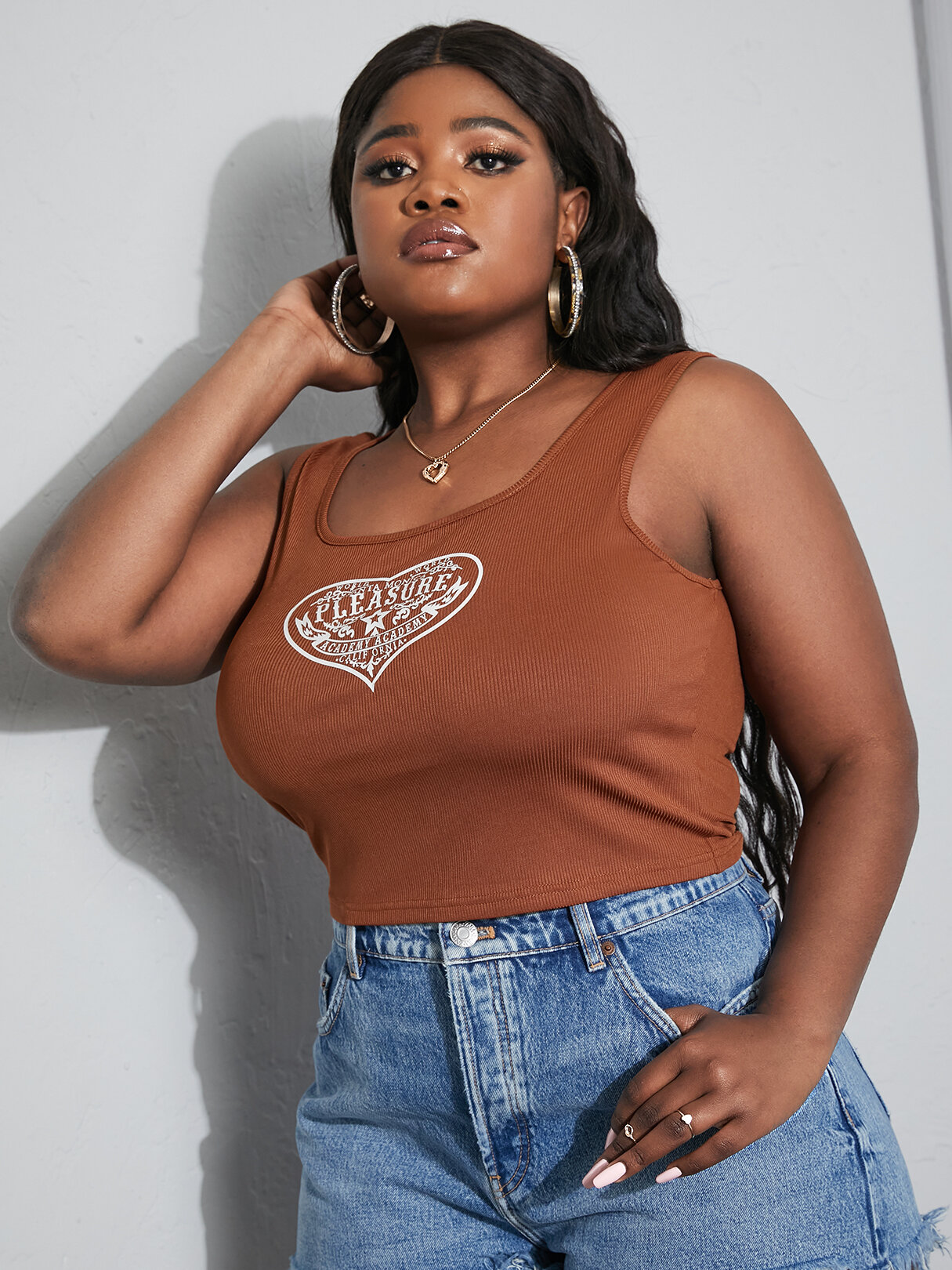 Plus Size Brown Letter Graphic Sleeveless Tank Top