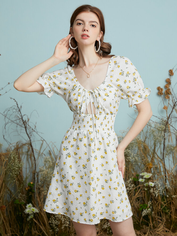 

Floral Print Cut Out Shirred Knot Flounce Sleeve Open Back Dress, Yellow