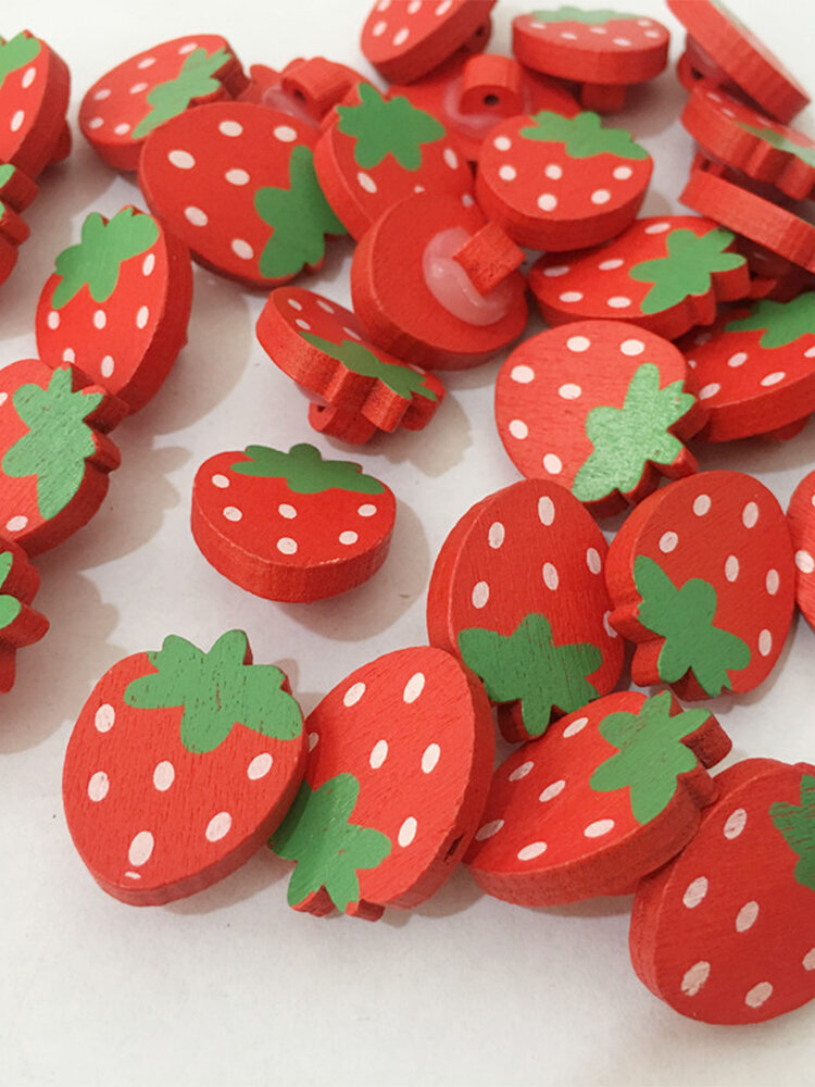 100Pcs Cartoon Buttons Strawberry Wooden Buttons Clothing Accessories DIY