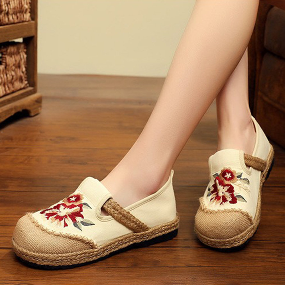 Women Old Peking Flowers Embroidery Round Toe Loafers