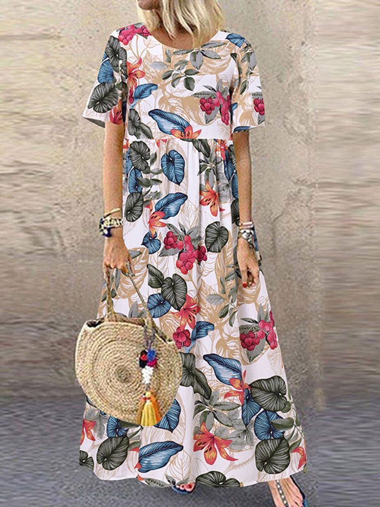 فستان ماكسي بياقة دائرية وأكمام قصيرة وطبعة أوراق الشجر