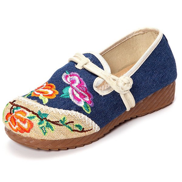 Flower Leaf Embroidered Flat Chinese Knot Canvas Loafers